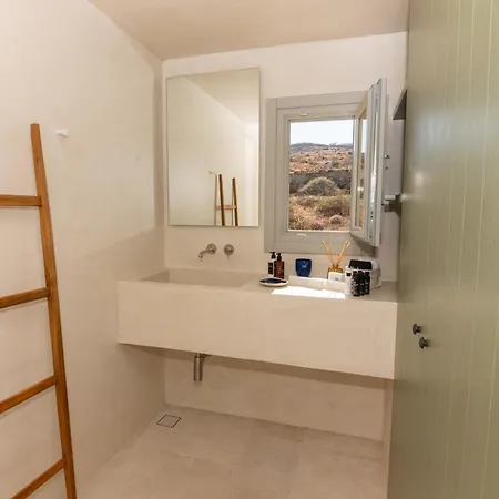 Pentanemi Folegandros * Áno Meriá