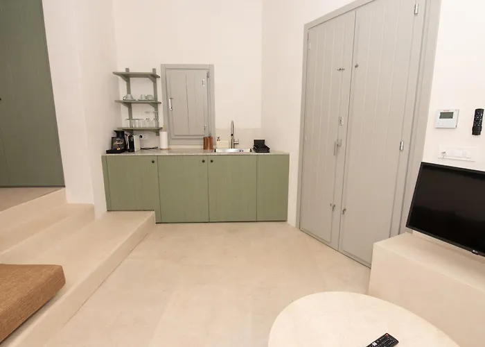 Pentanemi Folegandros * Áno Meriá