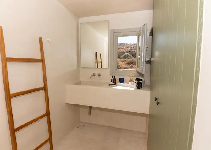 Pentanemi Folegandros * Áno Meriá