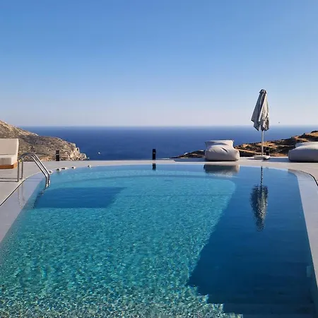 Pentanemi Folegandros * Ano Meria