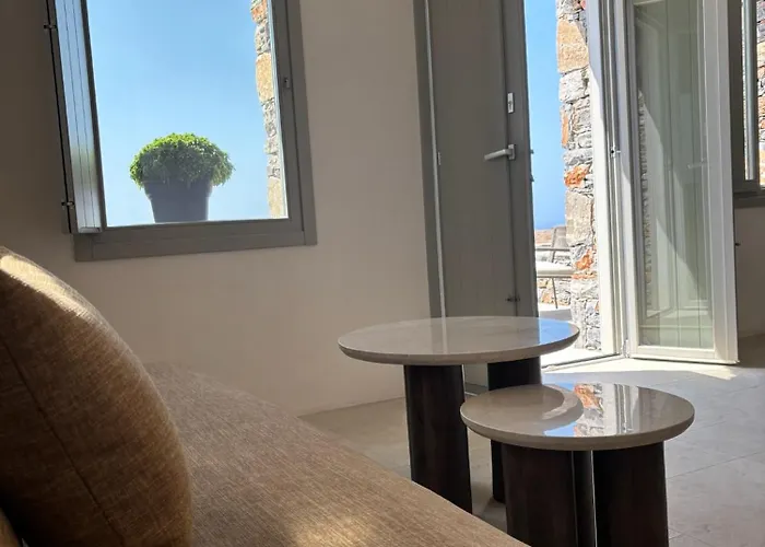 Pentanemi Folegandros Hotel